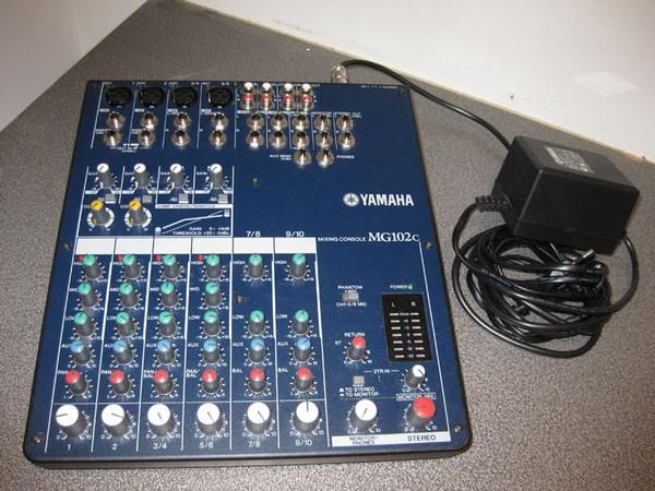 Se vende Mixer Yamaha MG102C valorado en 120