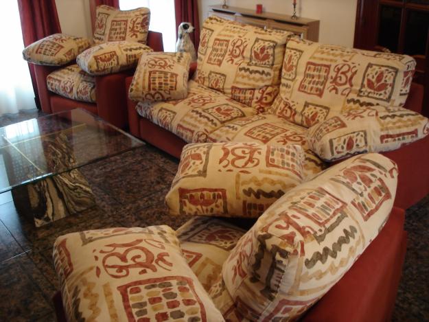 SE VENDEN TRES SOFAS