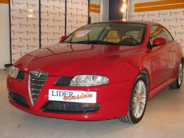 ALFA ROMEO GT  1.9JTD DISTINCTIVE