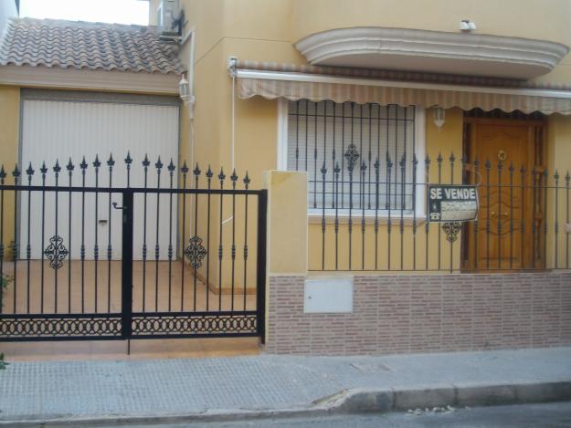 VENDO DUPLEX-INDEPENDIENTE CON COCHERA INDEPENDIENTE