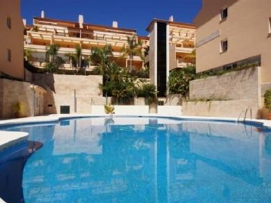 Apartamento con 3 dormitorios se vende en Marbella, Costa del Sol