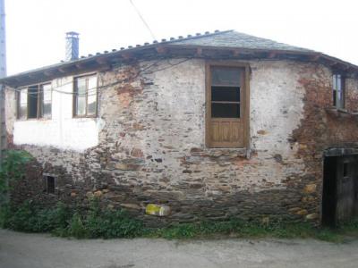 in Quiroga,  Galicia   - 22000  EUR