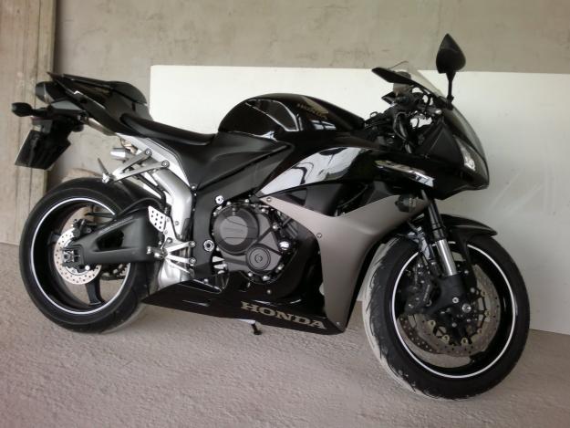 SE VENDE CBR600RR 08