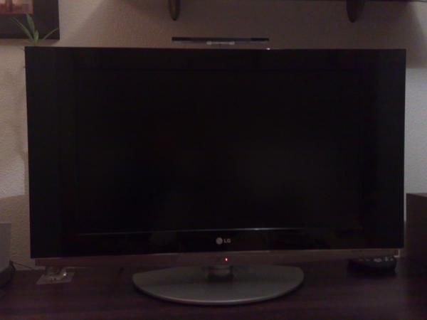 Televisor LCD 32' + DVD con TDT