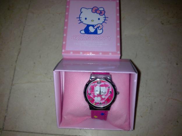 precioso reloj hello kitty nuevo en su estuche-caja, regalo perfecto