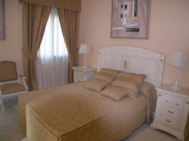 Adosado con 4 dormitorios se vende en Estepona, Costa del Sol