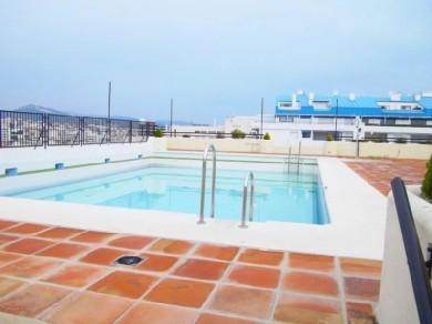 Apartamento con 3 dormitorios se vende en Marbella, Costa del Sol