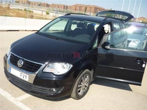 Volkswagen Touran 1.9TDI Traveller 105 NAVI, 7Plzs.