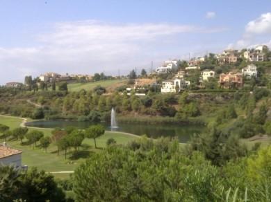 Apartamento con 3 dormitorios se vende en Marbella, Costa del Sol