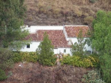 Chalet con 8 dormitorios se vende en Velez-Malaga, Axarquia