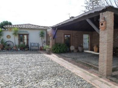 Adosado con 3 dormitorios se vende en Marbella, Costa del Sol