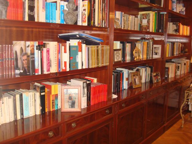 vendo maravillosa libreria en Palma de Caoba