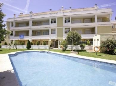 Apartamento con 2 dormitorios se vende en Marbella, Costa del Sol