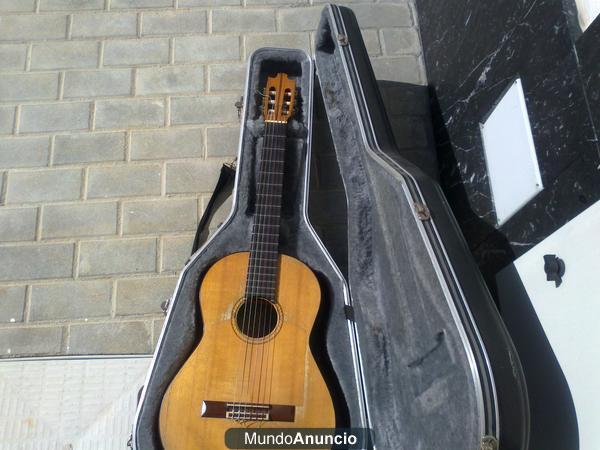 CHOLLAZO VENDO GUITARRA FLAMENCA POR 150 e