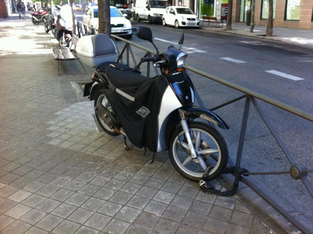 Scarabeo Aprilia 100 4 tiempos