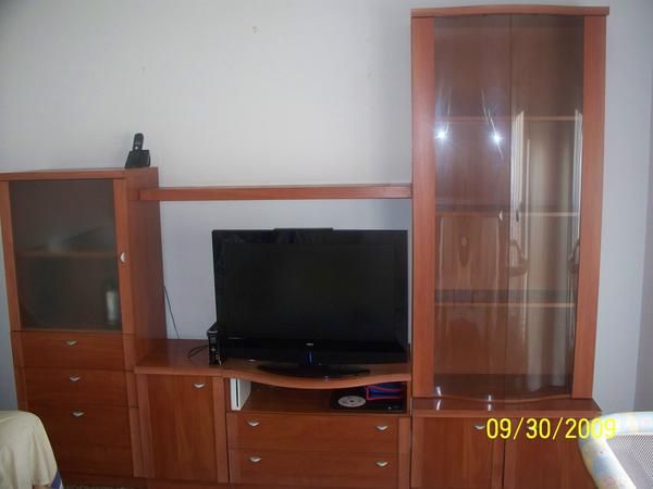 Mueble de salon, mesa y sillas