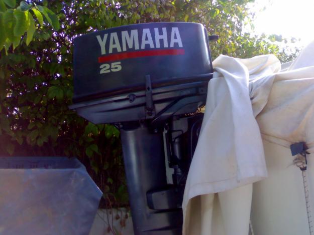 Se vende bote de 4m de eslora y un motor Yamaha de 25c.v