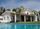 Chalet con 4 dormitorios se vende en Estepona, Costa del Sol - mejor precio | unprecio.es