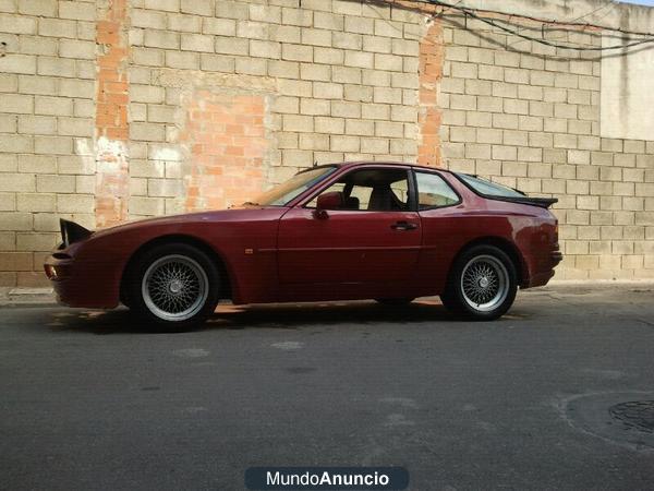 Se vende Porsche 944 año 82 funcionando