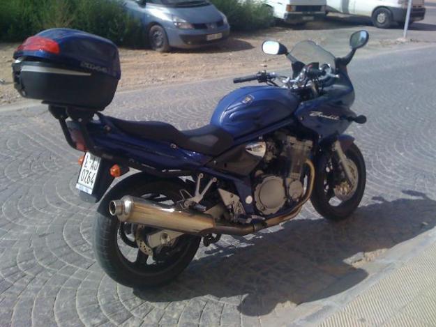 Vendo o camvio por moto choper una  Suzuki Bandid 600 cc