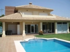Chalet con 3 dormitorios se vende en Mijas Costa, Costa del Sol - mejor precio | unprecio.es