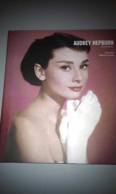 Libro Audrey Hepburn - A Life in Pictures