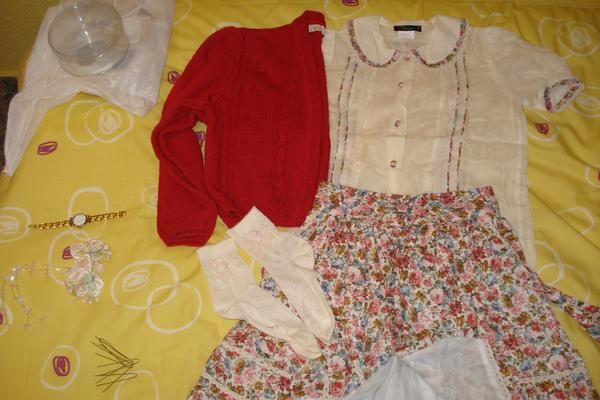 se vende vestido de comunion y 2º vestido!! complementos! y mas!!