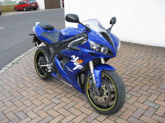 Yamaha YFZ R1
