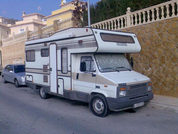 ¡¡¡¡¡ Se vende autocaravana seminueva recien pintada !!!!!