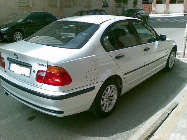 BMW 318 i gasolina
