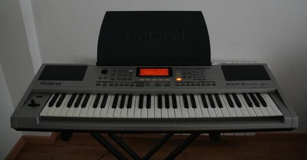 SE VENDE TECLADO ROLAND EXR-3