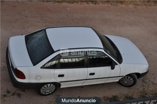 VENDO OPEL ASTRA 1.7 COLOR BLANCO 5 PUERTAS