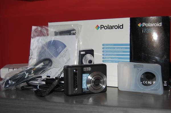 Vendo camara Polarid i 735.Nueva a estrenar, en caja.50 . Ocasión.