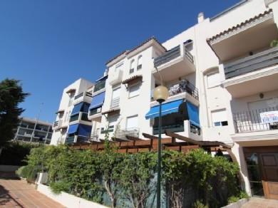 Apartamento con 2 dormitorios se vende en Marbella, Costa del Sol
