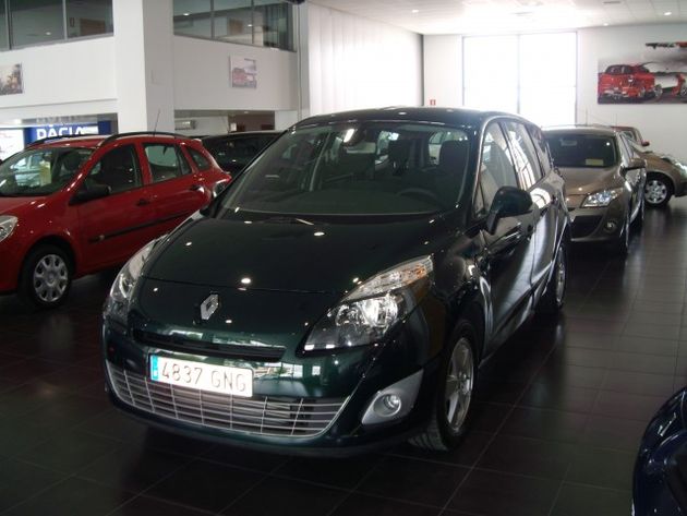 TOYOTA Auris 2.0D-4D Sol