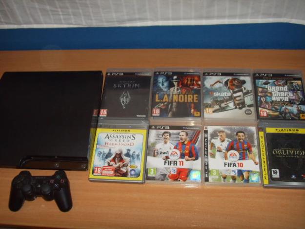 PS3 con 8 juegos y cable HDMI