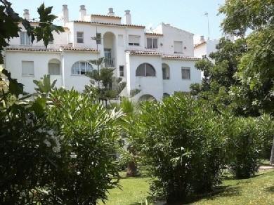 Apartamento con 2 dormitorios se vende en Estepona, Costa del Sol