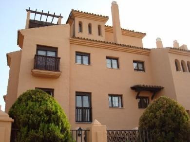Apartamento con 3 dormitorios se vende en Estepona, Costa del Sol