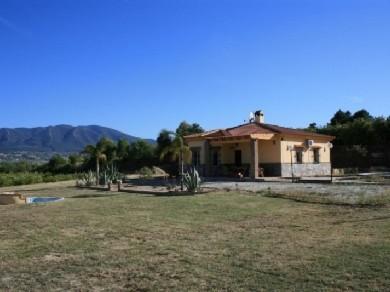 Chalet con 3 dormitorios se vende en Alhaurin el Grande