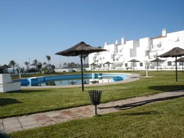 Primera Línea de Playa con Piscina