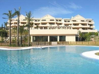 Apartamento con 2 dormitorios se vende en Benahavis, Costa del Sol
