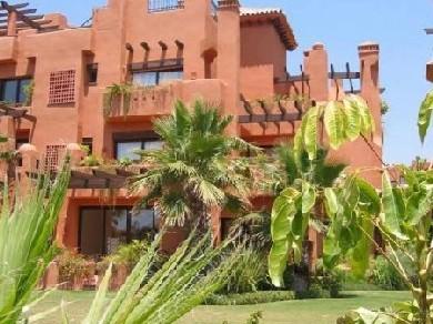 Apartamento con 3 dormitorios se vende en Marbella, Costa del Sol