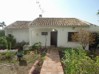 Chalet con 3 dormitorios se vende en Benalmadena Pueblo, Costa del Sol