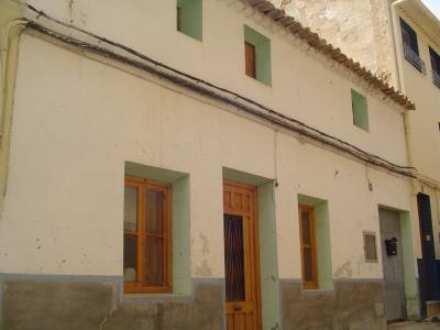 2b  , 2ba   in Teresa De Cofrentes,  Valencia And Costa del Azahar   - 60000  EUR