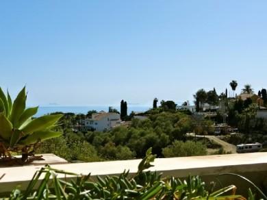 Apartamento con 2 dormitorios se vende en Marbella, Costa del Sol