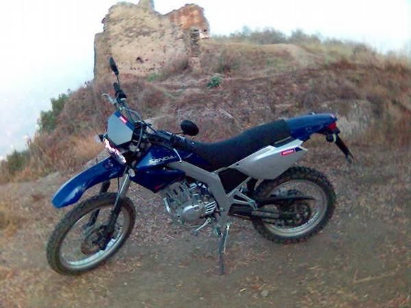 VENDO DERBI SENDAR 125