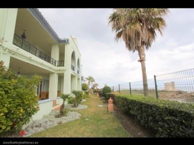 Apartamento con 3 dormitorios se vende en Casares Costa, Costa del Sol