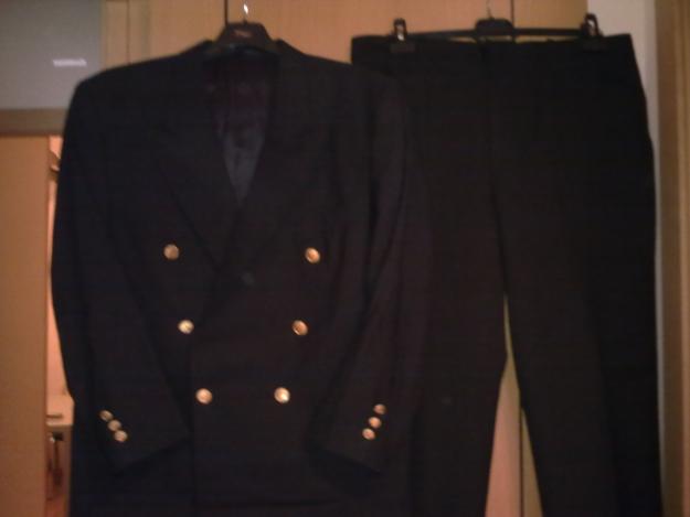 Traje de caballero, en muy buen estado