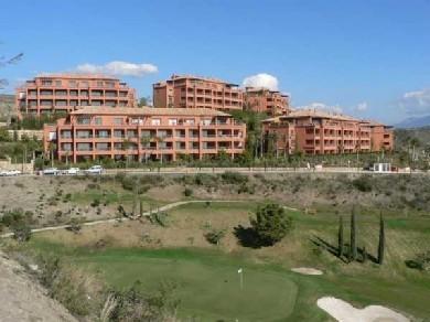 Apartamento con 3 dormitorios se vende en Estepona, Costa del Sol