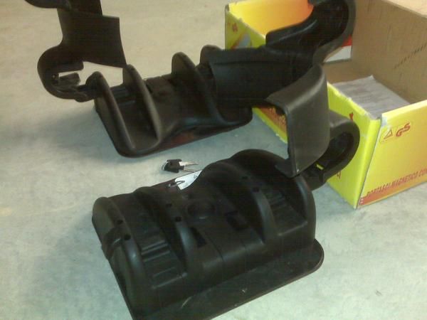 PORTASKI MAGNETICO ANTIRROBOPARA 2 PARES DE SKIS